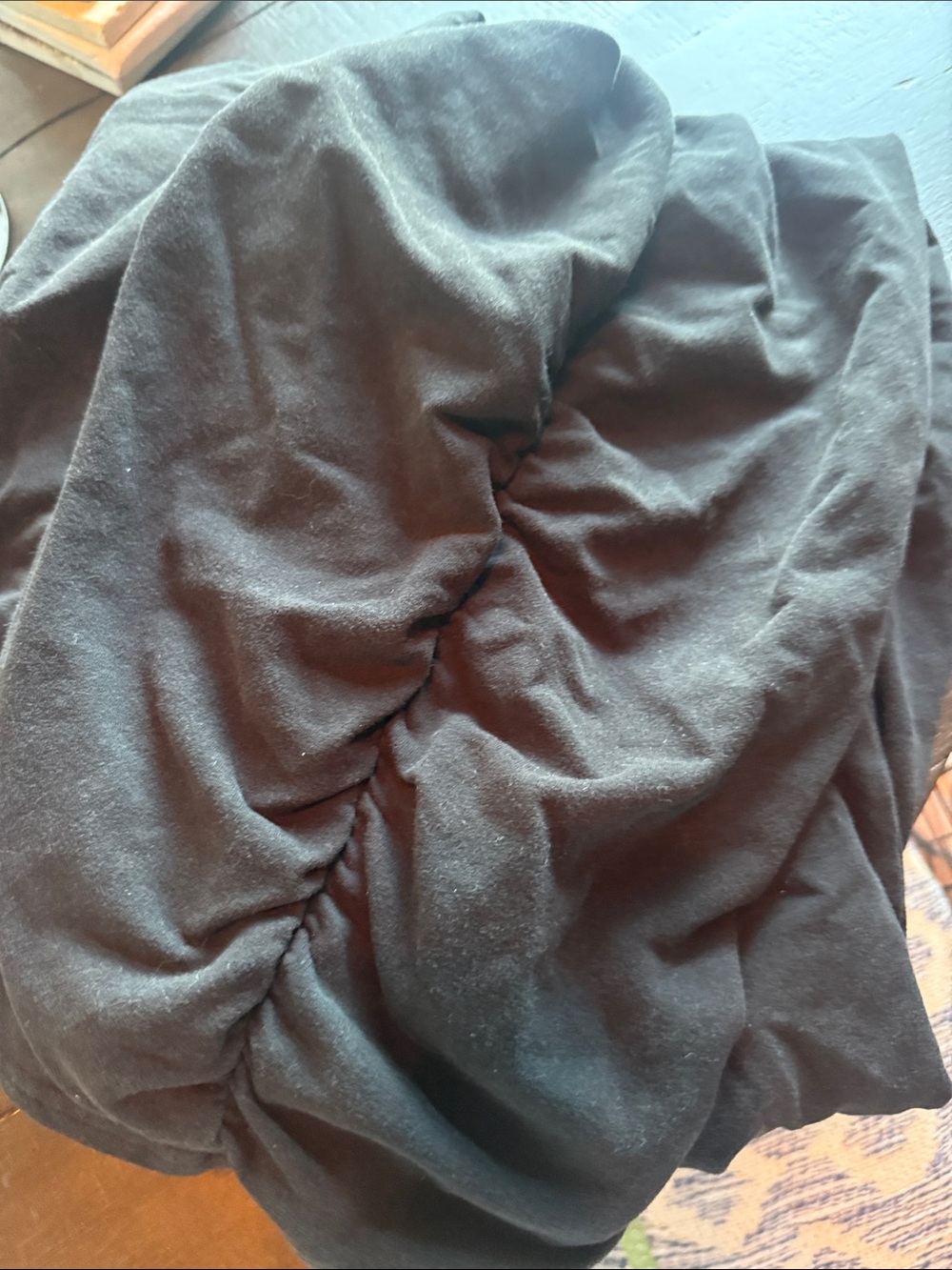 Women’s Alo Black sweatpants with ruched bottoms of pants size Large